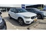 Volvo XC40 T4 Recharge AUT7 211PK R-Design Expression | Elektrisch verstelbare voorstoelen met geheugen | BLIS Dodehoekdetectie | Adaptieve Cruise Control | Zwart dak | Parkeersensoren voor & achter met camera | LED Mistlampen | 18" Lichtmetalen velgen