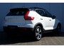 Volvo XC40 T4 Recharge AUT7 211PK R-Design Expression | Elektrisch verstelbare voorstoelen met geheugen | BLIS Dodehoekdetectie | Adaptieve Cruise Control | Zwart dak | Parkeersensoren voor & achter met camera | LED Mistlampen | 18" Lichtmetalen velgen