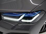 BMW 5-Serie Touring 530e M Sport Shadow Line | LaserLED | Trekhaak | Harman/Kardon | 360 | HUD | Sfeerlicht | Keyless | Carplay