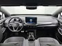 Volkswagen ID.4 Pro Limited Edition 77 kWh 286 PK | Trekhaak | Apple Carplay | Stoelverwarming | Android Auto | Keyless acces | Dodehoeksensoren | Camera | Ruiten getint | Navigatie | 19" Lichtmetalen velgen | Parkeersensoren | Adaptieve cruise control |