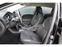 Volvo V40 1.6 T4 Momentum | Sensus Navi. | Digi. Cockpit | 17" LM Gloss Black | PDC Achter | Ambienteverl. | LED |