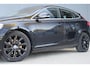 Volvo V40 1.6 T4 Momentum | Sensus Navi. | Digi. Cockpit | 17" LM Gloss Black | PDC Achter | Ambienteverl. | LED |