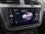 Volkswagen Tiguan Allspace 1.5 TSI R-Line Business+ 7p. | 150 PK | Automaat | Trekhaak (Elektronisch Zwenkbaar) | Digital Cockpit PRO | Panorama Dak | Navigatie | Stoel en Stuurverwarming | Harman - Kardon Geluidsysteem | Camera
