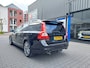 Volvo V70 2.0T R-Edition Dealer onderhouden Origineel NL Stoelverwarming Navi Clima 19 inch Trekhaak Spoiler PDC Telefoon Regensen