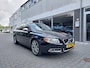 Volvo V70 2.0T R-Edition Dealer onderhouden Origineel NL Stoelverwarming Navi Clima 19 inch Trekhaak Spoiler PDC Telefoon Regensen