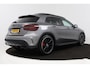 Mercedes-Benz GLA AMG 45 4MATIC Premium (KUIPSTOELEN, PANORAMADAK, LED, SPORTPAKKET, NAVIGATIE)