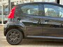 Peugeot 107 1.0-12V Urban Move Exclusive Lage km's 2e eig Airco 5drs in nieuwstaat