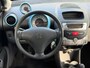 Peugeot 107 1.0-12V Urban Move Exclusive Lage km's 2e eig Airco 5drs in nieuwstaat