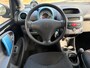 Peugeot 107 1.0-12V Urban Move Exclusive Lage km's 2e eig Airco 5drs in nieuwstaat