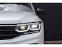 Volkswagen Tiguan 1.5 TSi Automaat R-Line Business+ LED IQ Light | Zwart Leder | Panoramadak | Virtual | Carplay | Keyless | Trekhaak