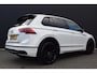 Volkswagen Tiguan 1.5 TSi Automaat R-Line Business+ LED IQ Light | Zwart Leder | Panoramadak | Virtual | Carplay | Keyless | Trekhaak