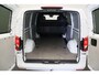Mercedes-Benz Vito 116 CDI Lang L2H1 2022 Carplay | LED | Navigatie | Trekhaak | Airco | Camera | Parkeersensoren | Lichtmetaal | Stoelverwarming | Cruise control | Elektrische ramen + spiegels |