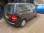 Volkswagen Touran 2.0-16V FSI Highline/ 7 Persoons/ met Airco, NAP en een nieuwe APK!!!