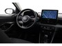 Toyota Yaris 1.5 Hybrid 115 Dynamic | Apple Carplay / Android Auto | Dodehoek detectie | Parkeersensoren voor/achter | Stoel-/stuurverwarming | Adaptive Cruise | Clima | Keyless | Camera | 16 inch
