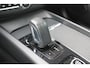 Volvo XC60 2.0 B5 Momentum Exclusive | Trekhaak | Stoelverwarming | Adaptive Cruise Control | 360 Camera | Navigatie |