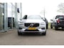 Volvo XC60 2.0 B5 Momentum Exclusive | Trekhaak | Stoelverwarming | Adaptive Cruise Control | 360 Camera | Navigatie |