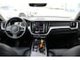 Volvo XC60 2.0 B5 Momentum Exclusive | Trekhaak | Stoelverwarming | Adaptive Cruise Control | 360 Camera | Navigatie |