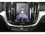 Volvo XC60 2.0 B5 Momentum Exclusive | Trekhaak | Stoelverwarming | Adaptive Cruise Control | 360 Camera | Navigatie |