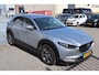 Mazda CX-30 2.0 SkyActiv-X Luxury Navigatie/Achteruitrijcamera/Bose/Trekhaak/Keyless Entry/Head-Up-Display/Leder&Stoelverwarning/Sensoren V&A/Climate&Cruisecontrol/Bleutooth met Spraakbediening/18 Inch Lmv