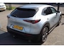 Mazda CX-30 2.0 SkyActiv-X Luxury Navigatie/Achteruitrijcamera/Bose/Trekhaak/Keyless Entry/Head-Up-Display/Leder&Stoelverwarning/Sensoren V&A/Climate&Cruisecontrol/Bleutooth met Spraakbediening/18 Inch Lmv