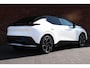 Lynk & Co 02 More 66 kWh | 360 Graden Camera | Harman Kardon | Panoramadak | Elektrisch bedienbare voorstoelen met geheugen | Keyless Entry | Getint glas | Adaptieve Cruise Control | Dodehoekassistent | Sfeerverlichting | Stuurwielverwarming | Stoelverwarming