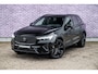 Volvo XC60 2.0 T6 Plug-in hybrid AWD Ultra Black Edition | Adaptieve Cruise Control | Panoramadak | 360° Parkeercamera | Harman Kardon Audio | Head-Up Display | Dodehoek Detectie | Stoel-/Stuurverwarming |