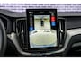 Volvo XC60 2.0 T6 Plug-in hybrid AWD Ultra Black Edition | Adaptieve Cruise Control | Panoramadak | 360° Parkeercamera | Harman Kardon Audio | Head-Up Display | Dodehoek Detectie | Stoel-/Stuurverwarming |