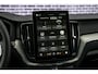 Volvo XC60 2.0 T6 Plug-in hybrid AWD Ultra Black Edition | Adaptieve Cruise Control | Panoramadak | 360° Parkeercamera | Harman Kardon Audio | Head-Up Display | Dodehoek Detectie | Stoel-/Stuurverwarming |