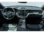 Volvo XC60 2.0 T6 Plug-in hybrid AWD Plus Black Edition | Adaptieve Cruise Control | Panoramadak | Harman Kardon Audio | Stoel-/Stuur-/Voorruitverwarming | Dodehoek Detectie | 360° Parkeercamera | Trekhaak |