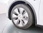 Tesla Model Y Long Range AWD 514pk Warmtepomp SOH 93% Leder Panoramadak Matrix-LED Autopilot Elektr.Stuur+Stoel+Verwarmd Navi Ecc Premium Audio Keyless Priv.Glass Elektr.Stuur+Stoel+Verwarmd Navi Ecc Premium Audio Keyless Privacy Glass 4WD 1e Eigenaar Fabrieksgarantie tot 23-2-2027 Garantie op Accu en Motoren 23-02-2031/192.000km