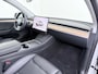 Tesla Model Y Long Range AWD 514pk Warmtepomp SOH 93% Leder Panoramadak Matrix-LED Autopilot Elektr.Stuur+Stoel+Verwarmd Navi Ecc Premium Audio Keyless Priv.Glass Elektr.Stuur+Stoel+Verwarmd Navi Ecc Premium Audio Keyless Privacy Glass 4WD 1e Eigenaar Fabrieksgarantie tot 23-2-2027 Garantie op Accu en Motoren 23-02-2031/192.000km