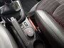 Renault Captur 0.9 TCe Helly Hansen Airco | Audio-Navigatie Full Map | Cruise Control | Keyless Entry | lichtmetalen Velgen 17'' | Parkeersensor Achter | Regensensor | Start/Stop Systeem | Achteruitrijcamera | Voorstoelen Verwarmd