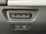 Renault Zoe R110 Zen 52 kWh | Achteruitrijcamera | Stoel & stuur verwarming | DAB | LED | Airco | Cruise Control | Key-less | Draadloze telefoon lader | Lichtmetaal |