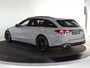 Mercedes-Benz E-klasse Estate 300 e AMG Line | Premium pakket | Rij assistentie | Panoramadak | 20 inch | Trekhaak | Night pakket | Winter pakket |