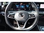 Volkswagen Golf 1.5 eTSI R-Line Panoramadak/Stuur+Stoelverwarming/Apple carplay/Achteruitrijcamera/Adaptieve cruise control/Lane assist/Parkeersensoren rondom/Sfeerverlichting/Climate control/DAB/Navigatie