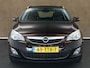 Opel Astra Sports Tourer 1.4 Turbo Cosmo - ORIGINEEL NEDERLANDSE AUTO - TREKHAAK 1.200KG GEREMD TREKGEWICHT - AFKOMSTIG VAN 1E EIGENAAR - AUTO VERKEERT IN EEN NETTE STAAT - 6 VERSNELLINGEN- 4 CILINDER MOTOR - CRUISE CONTROL - CLIMATE CONTROL - ELEKTRISCHE RAMEN-