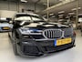 BMW 5-Serie 520i Edition Plus M pakket, Schuifdak, 19inch Sfeerverlichting
