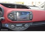 Toyota Yaris 1.5 Hybrid Design Red