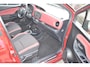 Toyota Yaris 1.5 Hybrid Design Red