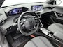 Peugeot 2008 SUV Allure Hybrid 145pk Automaat | Navigatie | Camera v+a | Climate Control | Adaptieve Cruise Control | Parkeersensoren v+a | Keyless | Dodehoeksensor | Draadloze Apple Carplay / Android Auto | Digitaal instrumentenpaneel | DAB+ radio | Led koplampen | Donker getint glas | 17" lichtmetalen velgen |