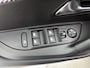 Peugeot 2008 SUV Allure Hybrid 145pk Automaat | Navigatie | Camera v+a | Climate Control | Adaptieve Cruise Control | Parkeersensoren v+a | Keyless | Dodehoeksensor | Draadloze Apple Carplay / Android Auto | Digitaal instrumentenpaneel | DAB+ radio | Led koplampen | Donker getint glas | 17" lichtmetalen velgen |