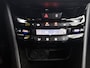 Peugeot 208 Allure 110pk | Navigatie via Apple CarPlay / Android Auto | Climate Control | Cruise Control | Bluetooth | Elektrisch inklapbare spiegels | Automatisch dimlicht | Regensensor | Multifunctioneel stuurwiel | Dealeronderhouden | Trekhaak | 16" lichtmetalen velgen |