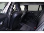 Volvo V60 T6 Recharge AWD Core IntelliSafe Assist & Surround - Parkeercamera achter - Parkeersensoren voor & achter - Draadloze tel. lader - Privacy Glass - Polestar 20" Velgen