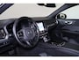 Volvo V60 T6 Plug-in hybrid AWD Plus Dark - IntelliSafe Assist & Surround - Harman/Kardon audio - Parkeercamera achter - Verwarmde voorstoelen, stuur & achterbank - Parkeersensoren voor & achter - Elektr. bedienb. voorstoelen met geheugen - 18' LMV