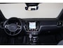 Volvo V60 T6 Plug-in hybrid AWD Plus Dark - IntelliSafe Assist & Surround - Harman/Kardon audio - Parkeercamera achter - Verwarmde voorstoelen, stuur & achterbank - Parkeersensoren voor & achter - Elektr. bedienb. voorstoelen met geheugen - 18' LMV