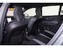 Volvo V60 T6 Plug-in hybrid AWD Plus Dark - IntelliSafe Assist & Surround - Harman/Kardon audio - Parkeercamera achter - Verwarmde voorstoelen, stuur & achterbank - Parkeersensoren voor & achter - Elektr. bedienb. voorstoelen met geheugen - 18' LMV