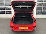Volkswagen T-Roc 1.5 TSI Sport Business R-line Digitaal display Stoelverwarming Electrische achterklep Airco Cruise controle Apple carplay Telefoonverbinding Navigatiesysteem