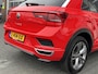 Volkswagen T-Roc 1.5 TSI Sport Business R-line Digitaal display Stoelverwarming Electrische achterklep Airco Cruise controle Apple carplay Telefoonverbinding Navigatiesysteem