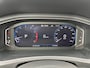 Volkswagen T-Roc 1.5 TSI Sport Business R-line Digitaal display Stoelverwarming Electrische achterklep Airco Cruise controle Apple carplay Telefoonverbinding Navigatiesysteem