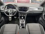 Volkswagen T-Roc 1.5 TSI Sport Business R-line Digitaal display Stoelverwarming Electrische achterklep Airco Cruise controle Apple carplay Telefoonverbinding Navigatiesysteem